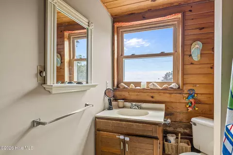 Bath - 568 Seashore Dr, Atlantic, NC 28511 photo 6 of 11