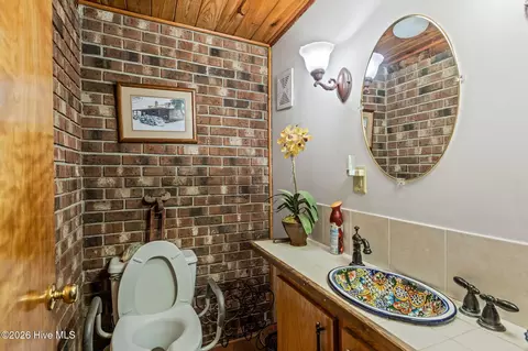 Bath - 568 Seashore Dr, Atlantic, NC 28511 photo 1 of 11