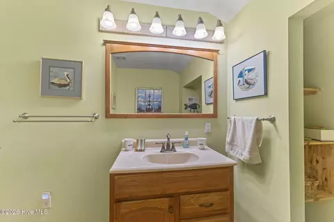 Bath - 568 Seashore Dr, Atlantic, NC 28511 photo 10 of 11