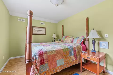 Bedroom - 568 Seashore Dr, Atlantic, NC 28511 photo 8 of 8