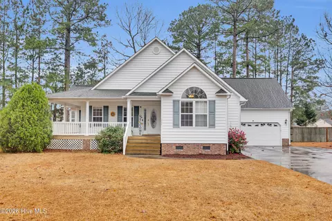 111 Catbird Ct, Havelock, NC 28532