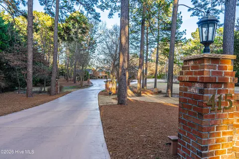 415 Manley Ave, Southern Pines, NC 28387