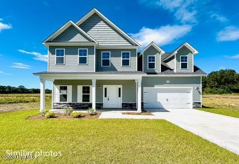 152 Woodford Dr, Jacksonville, NC 28540