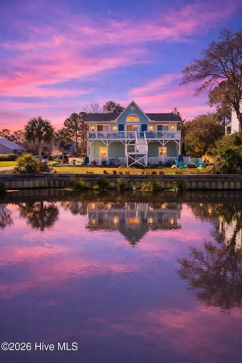 330 Cape Lookout Loop, Emerald Isle, NC 28594