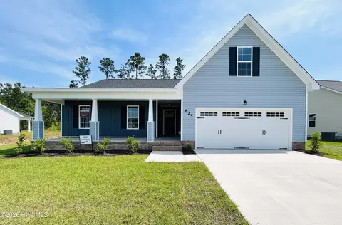 825 Hidden Bridge Dr, Jacksonville, NC 28546