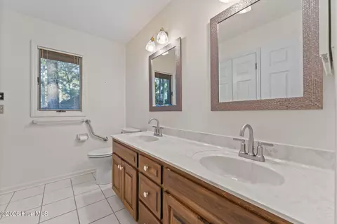 Bath - 33 Thunderbird Cir, Pinehurst, NC 28374 photo 1 of 3