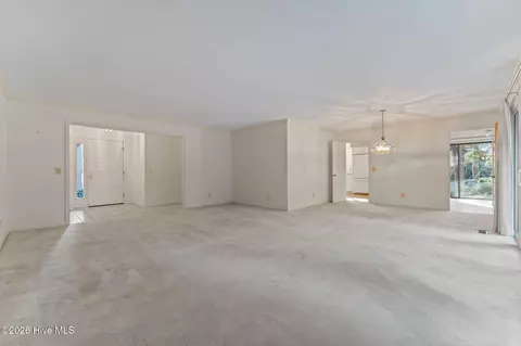 Living - 33 Thunderbird Cir, Pinehurst, NC 28374 photo 4 of 5