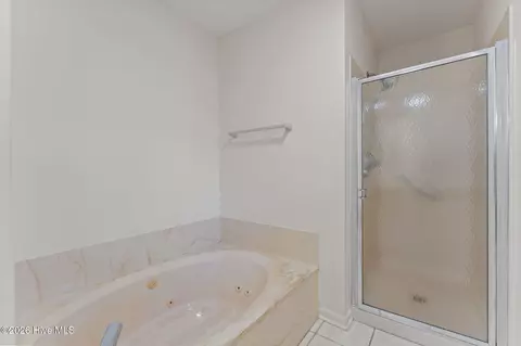 Bath - 33 Thunderbird Cir, Pinehurst, NC 28374 photo 2 of 3