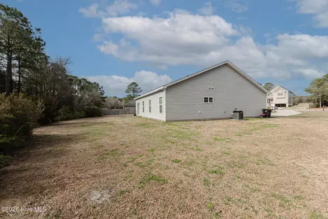 Exterior - 604 Mayapple Ln, Hubert, NC 28539 photo 2 of 4