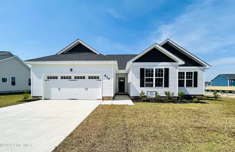 824 Hidden Bridge Dr, Jacksonville, NC 28546
