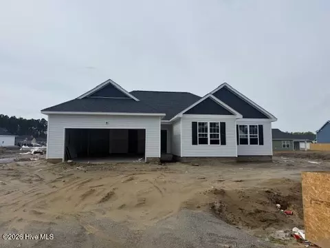824 Hidden Bridge Dr, Jacksonville, NC 28546