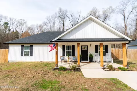 209 Newbern Dr, Knotts Island, NC 27950