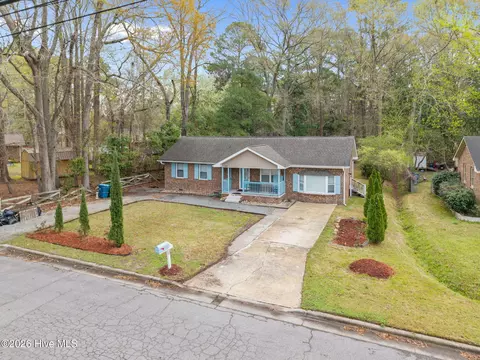 1513 N Respess St, Washington, NC 27889