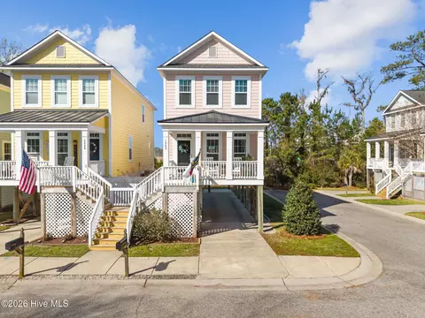 1242 Charleston Common Dr, Leland, NC 28451