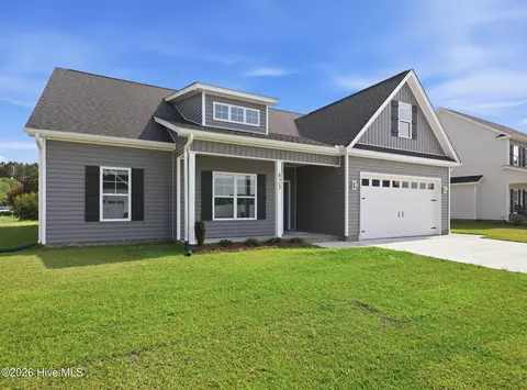 823 Mulligan Dr, Ayden, NC 28513