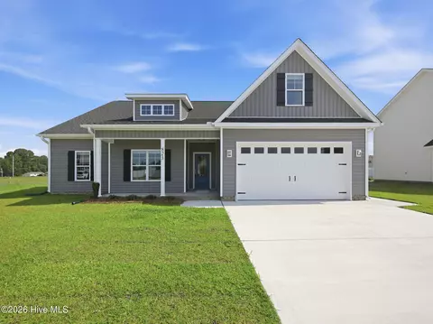 823 Mulligan Dr, Ayden, NC 28513