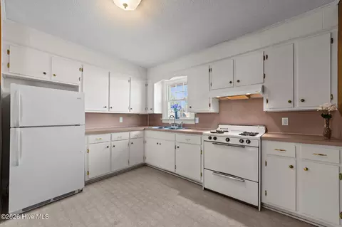 Kitchen - 305 Eason St, Macclesfield, NC 27852 photo 2 of 3