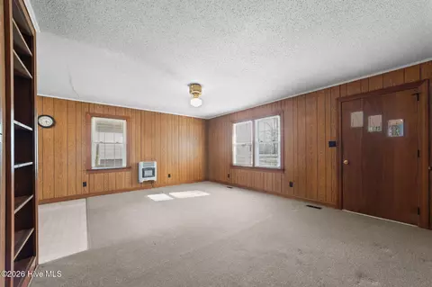 Living - 305 Eason St, Macclesfield, NC 27852 photo 2 of 3