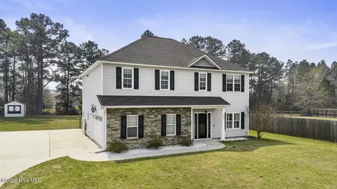 519 Aberdineshire Ct, Hubert, NC 28539