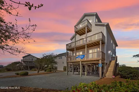 113 Anchor Dr #A, Surf City, NC 28445