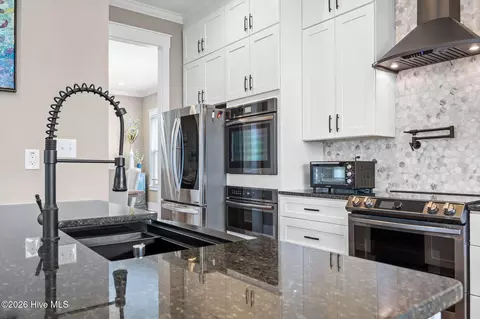 Kitchen - 3093 Whichards Beach Rd, Chocowinity, NC 27817 photo 3 of 4