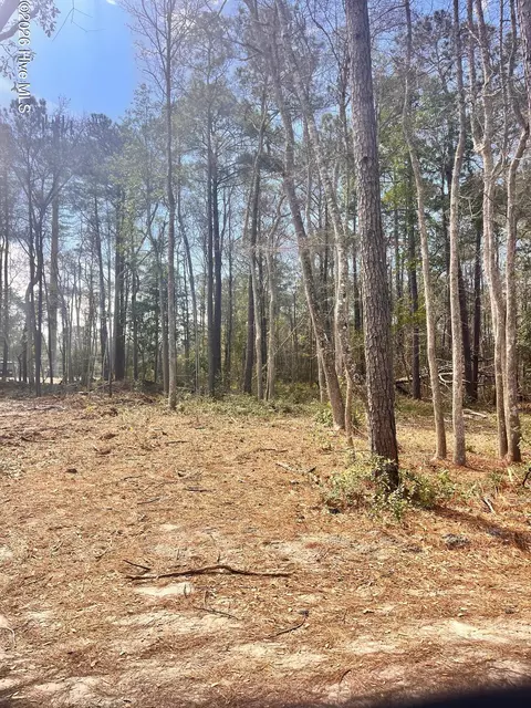569 3rd St SE, Bolivia, NC 28422