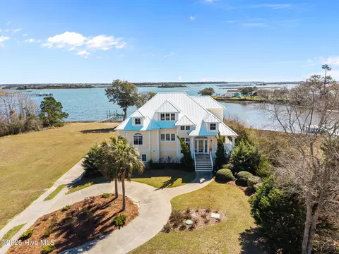 112 Elizabeth Way, Swansboro, NC 28584