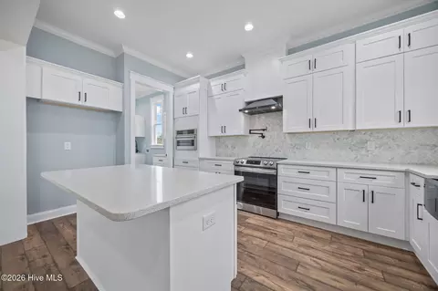 Kitchen - 3204 Whichards Beach Rd, Chocowinity, NC 27817 photo 3 of 4