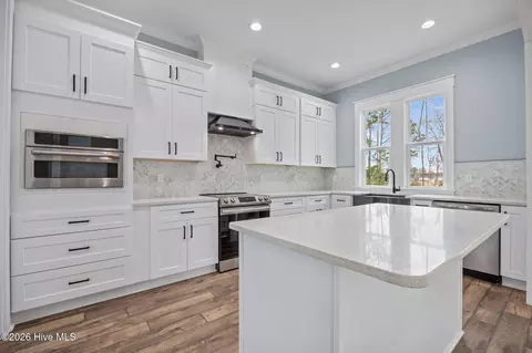 Kitchen - 3204 Whichards Beach Rd, Chocowinity, NC 27817 photo 4 of 4