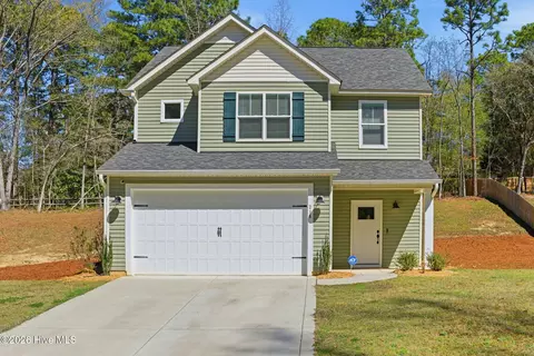218 Brisbane Dr, Aberdeen, NC 28315