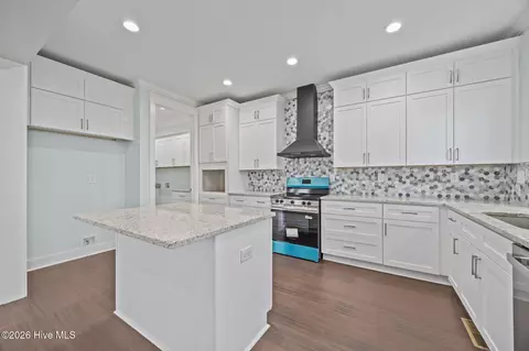 Kitchen - 3230 Whichards Beach Rd, Chocowinity, NC 27817 photo 2 of 3