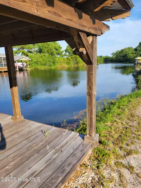 421 Bay Tree Dr, Harrells, NC 28444