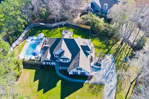 809 Broadmoor Ct, Morehead City, NC 28557