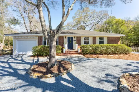 339 Green Meadows Dr, Wilmington, NC 28405