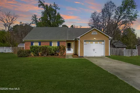 534 Shadowridge Rd, Jacksonville, NC 28546