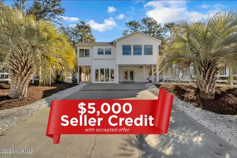 212 NE 35th St, Oak Island, NC 28465
