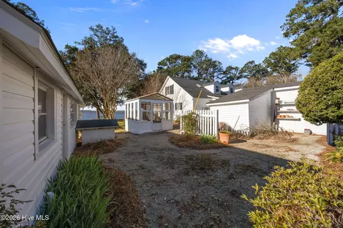 Exterior - 1339 Bayview Rd, Bath, NC 27808 photo 9 of 16
