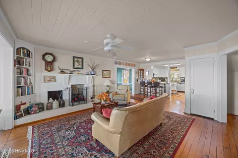 Living - 1339 Bayview Rd, Bath, NC 27808 photo 3 of 4
