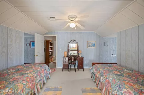 Bedroom - 1339 Bayview Rd, Bath, NC 27808 photo 4 of 6
