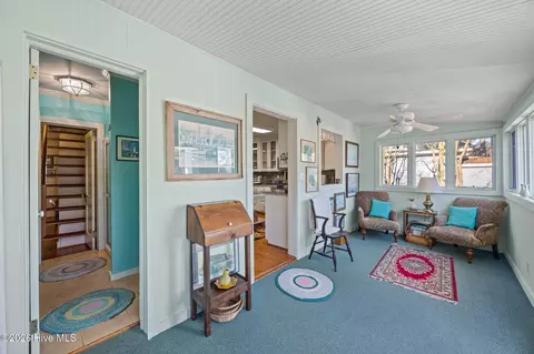 Entry Way - 1339 Bayview Rd, Bath, NC 27808 photo 3 of 4