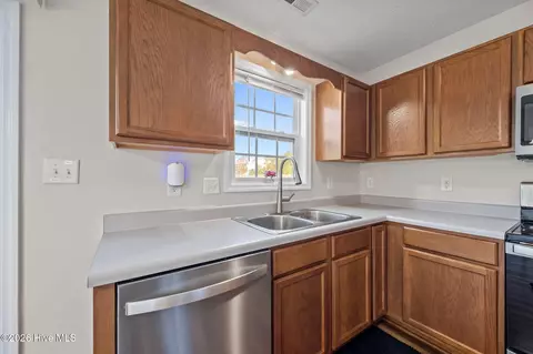 Kitchen - 115 Spain Dr, Hubert, NC 28539 photo 4 of 5