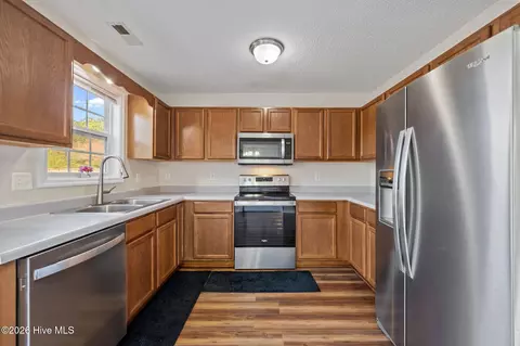 Kitchen - 115 Spain Dr, Hubert, NC 28539 photo 2 of 5