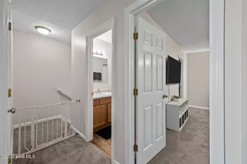 Entry Way - 115 Spain Dr, Hubert, NC 28539 photo 5 of 6