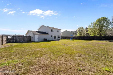 Exterior - 115 Spain Dr, Hubert, NC 28539 photo 7 of 10