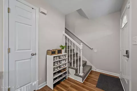 Entry Way - 115 Spain Dr, Hubert, NC 28539 photo 2 of 6
