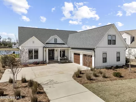 5301 Barcroft Lake Dr, Leland, NC 28451
