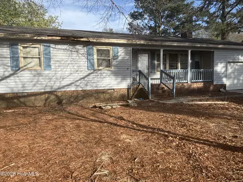 504 Beeler Ave, Hamlet, NC 28345