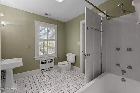 Bath - 4 Augusta Way, Pinehurst, NC 28374 photo 2 of 4