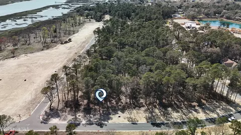 72 Wave Crest Dr, Hampstead, NC 28443