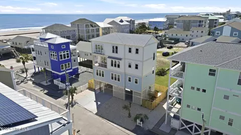 105 Periwinkle Ln, Carolina Beach, NC 28428